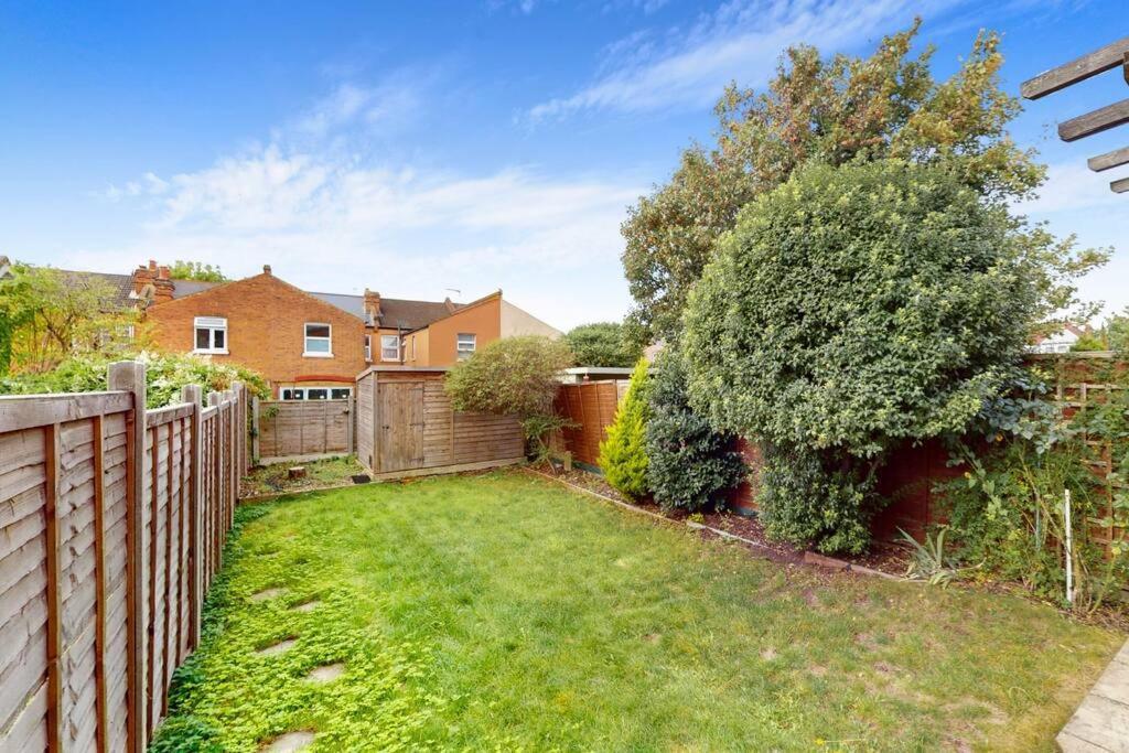 Spacious 2Bd Apartment Cricklewood London Eksteriør bilde